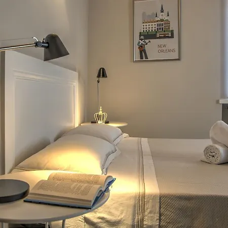Apartament 77