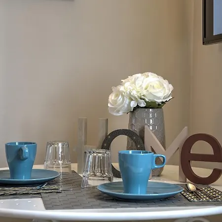 Apartament 77 *